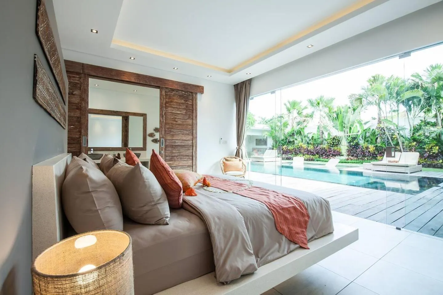 Chill Out In A Luxurious 4 Bedroom Villa Seminyak Indonesien