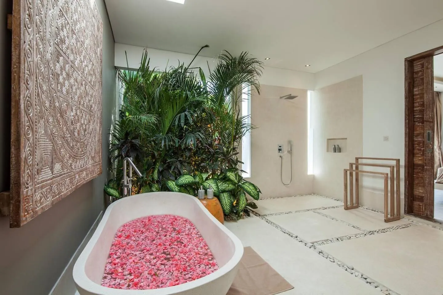 Chill Out In A Luxurious 4 Bedroom Villa Seminyak 0*,