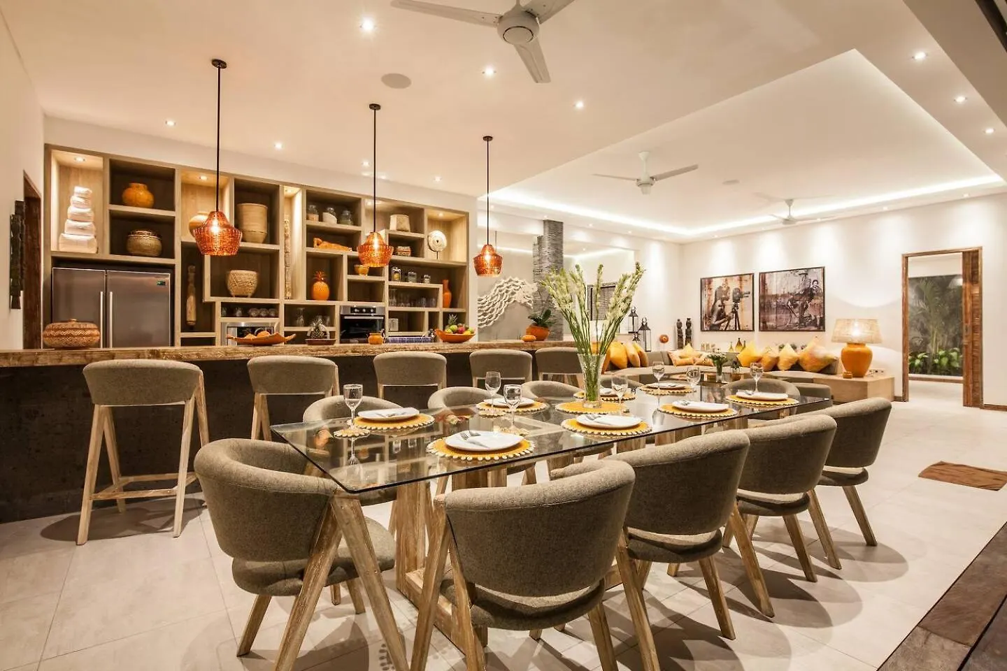 Chill Out In A Luxurious 4 Bedroom Villa Seminyak Indonesien
