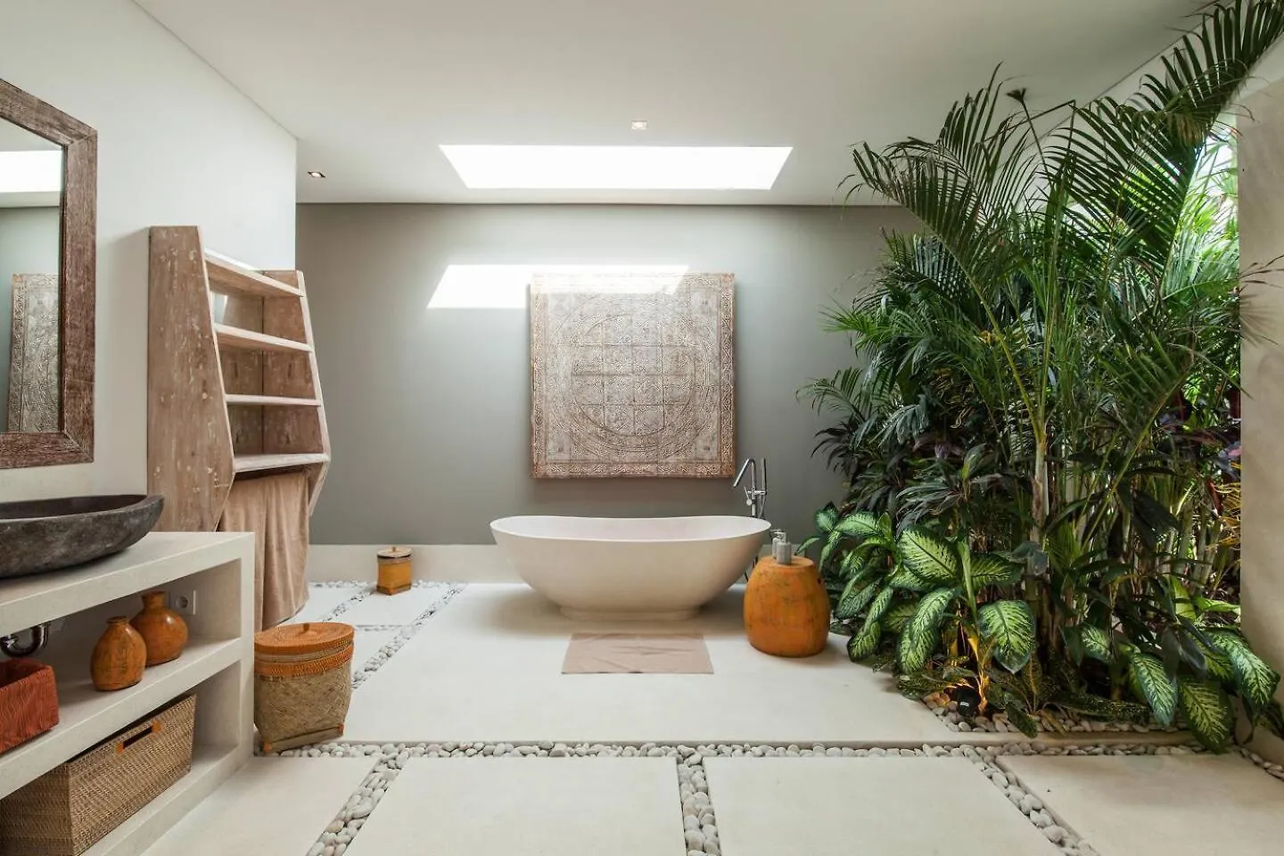 Chill Out In A Luxurious 4 Bedroom Villa Seminyak