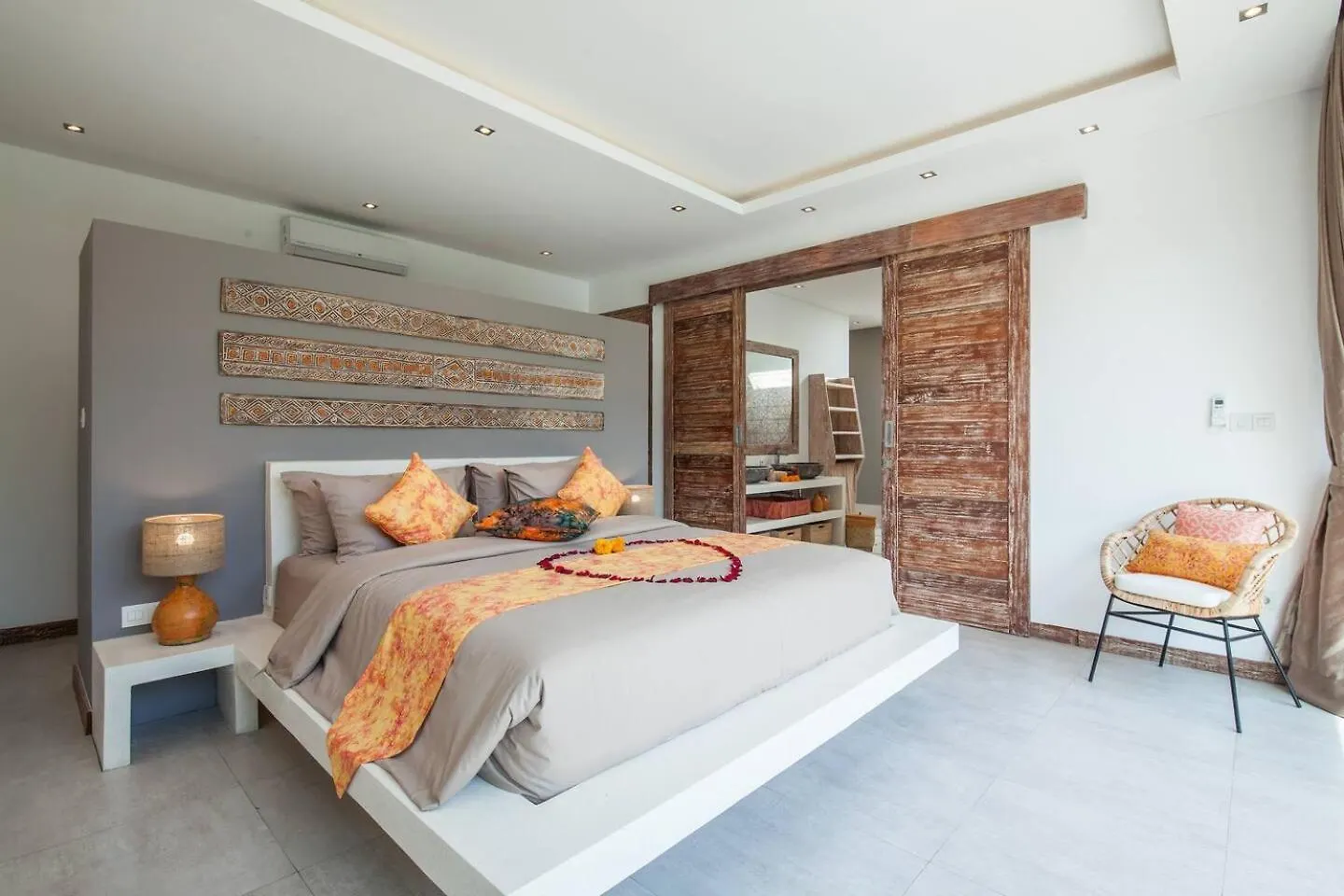 Chill Out In A Luxurious 4 Bedroom Villa Seminyak